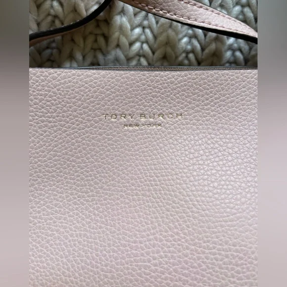 Tory Burch purse. - Picture 3 of 12